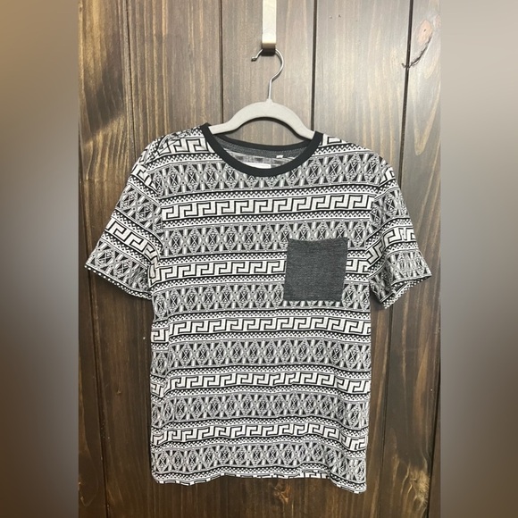 On The Byas Men's Black and White Short Sleeve Tee Size: Small - Picture 2 of 5